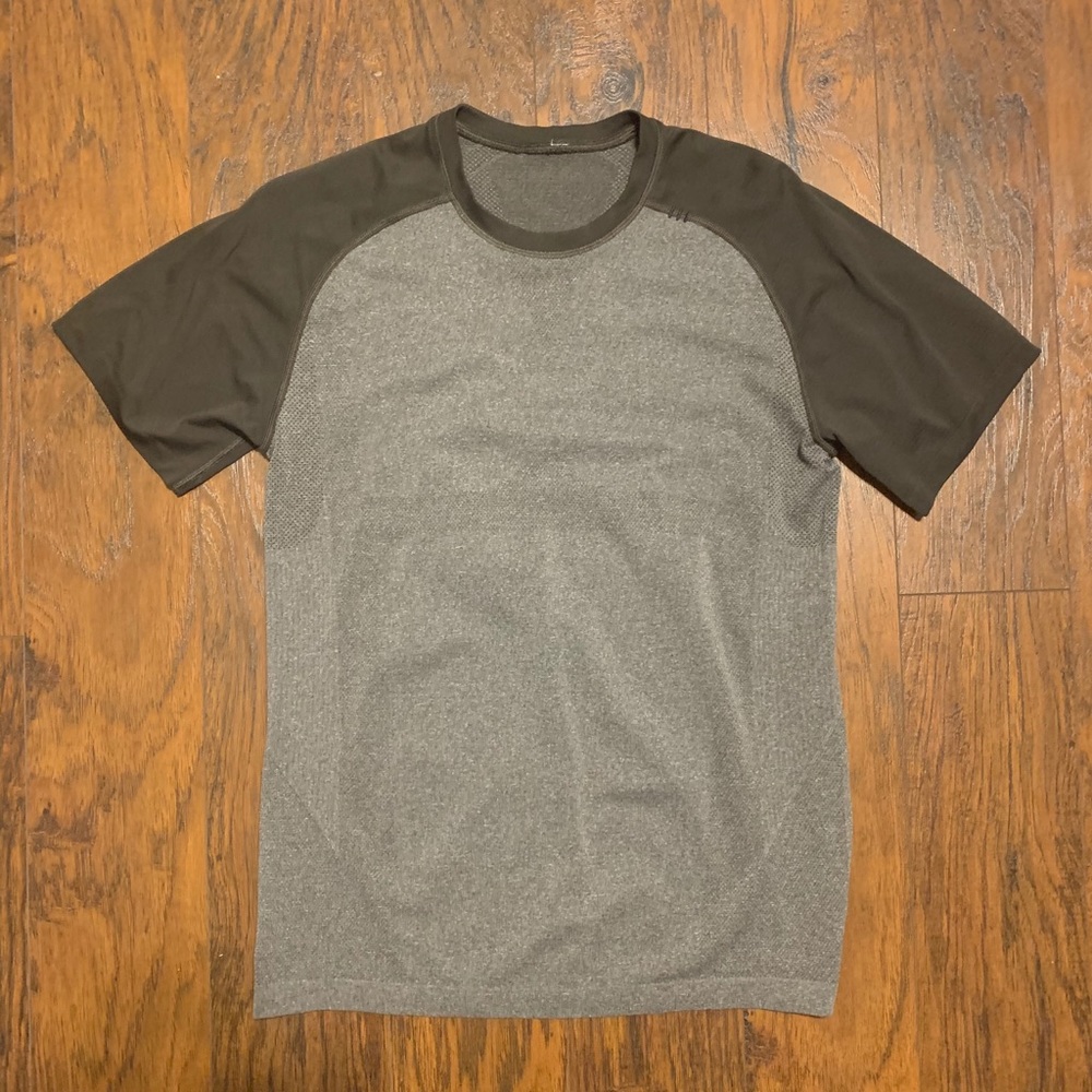 Lululemon shirt size small
